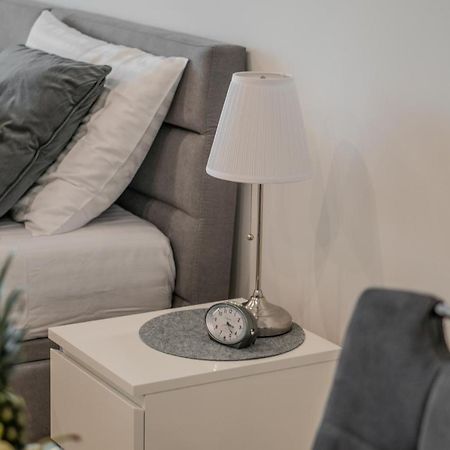 Alpha Apartment Zagreb Bagian luar foto